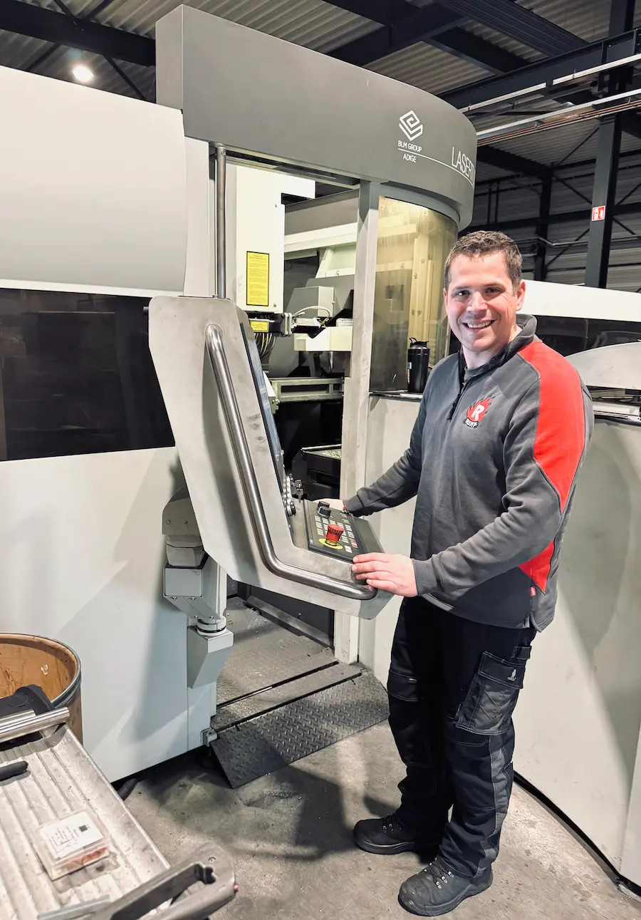 Nick aan het werk bij Reny